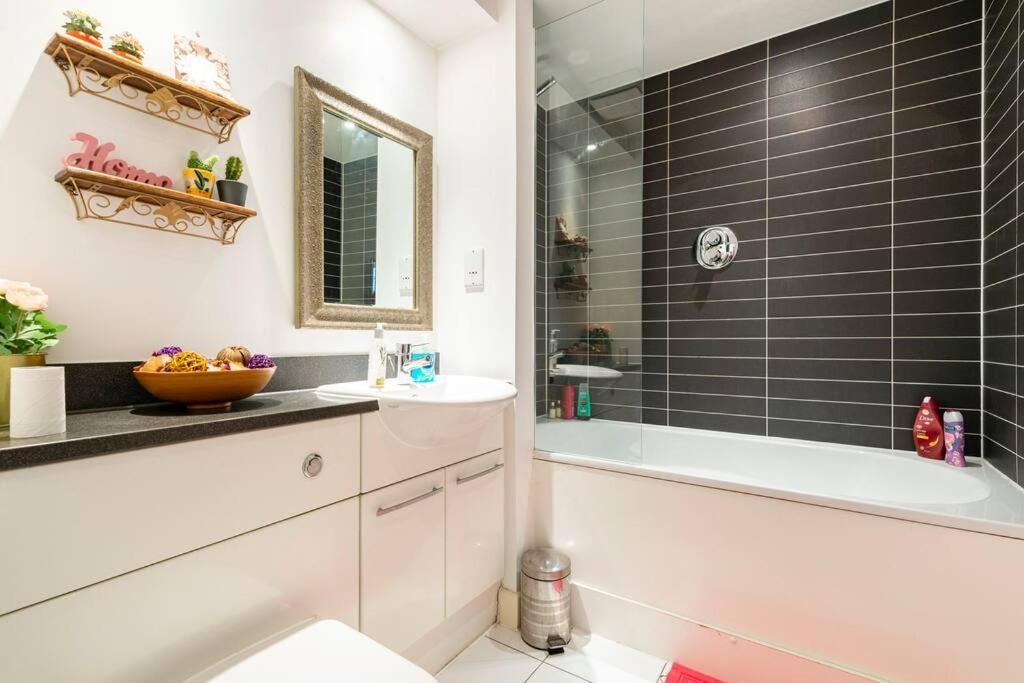 London Skylineviews 2 Bed 2 Bath Flat Near Canary Wharf, O2 & Excel Dış mekan fotoğraf
