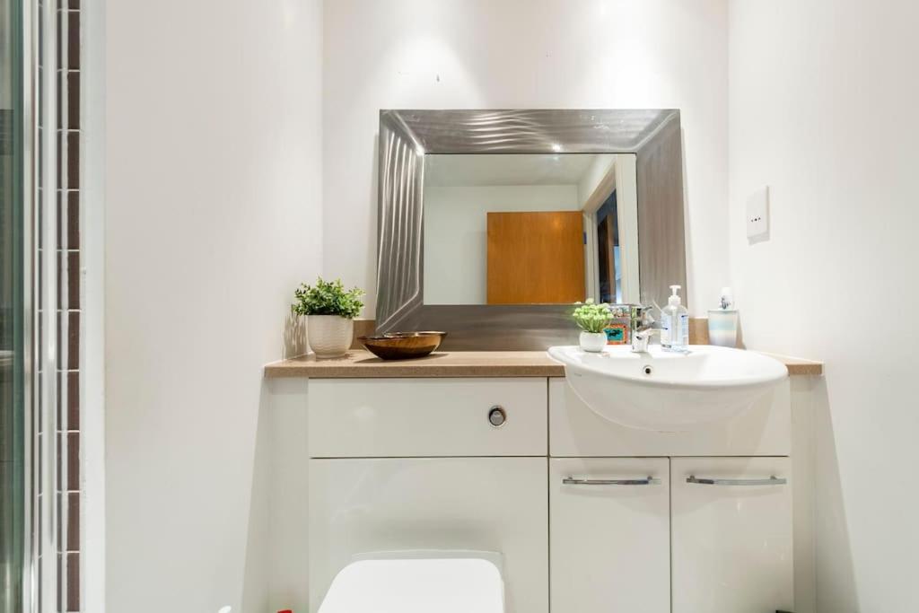 London Skylineviews 2 Bed 2 Bath Flat Near Canary Wharf, O2 & Excel Dış mekan fotoğraf