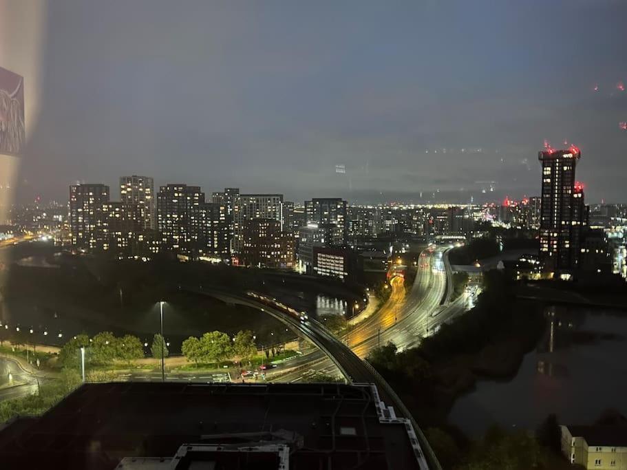 London Skylineviews 2 Bed 2 Bath Flat Near Canary Wharf, O2 & Excel Dış mekan fotoğraf